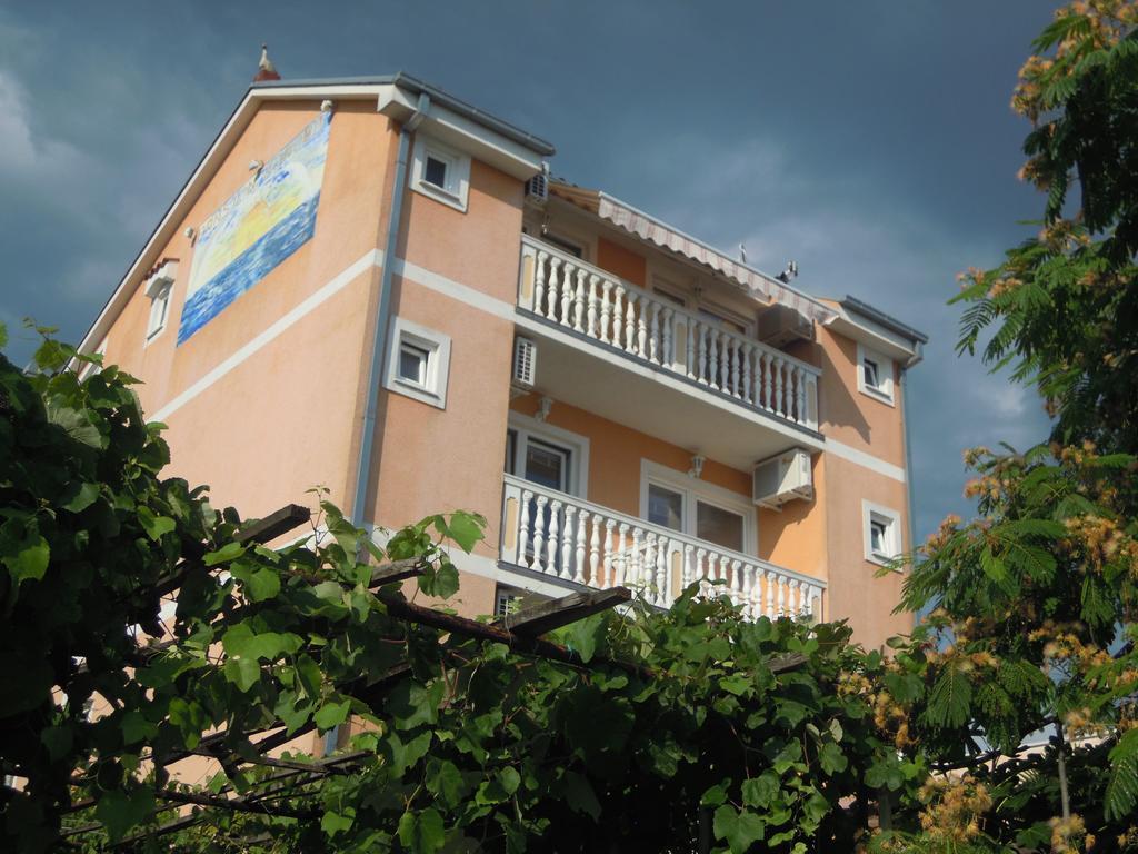Guest House Berto Crikvenica Eksteriør bilde
